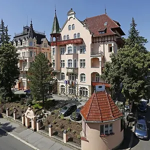 lazensky-hotel-smetana-vysehrad.karlovyvary-hotels.com/